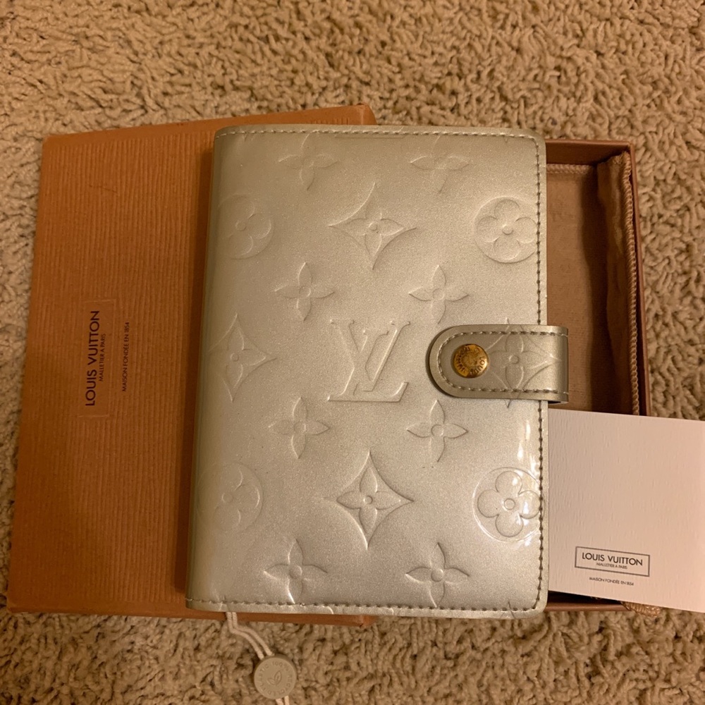 Authentic Blue Vernis Louis Vuitton Agenda EUC